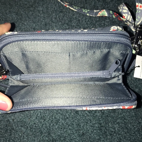 Vera Bradley - Picture 3 of 4